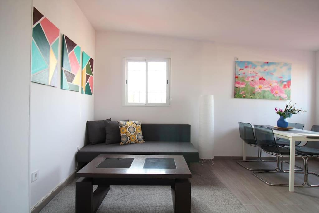Suite Puerta Osario Con Terraza Sevilla Buitenkant foto
