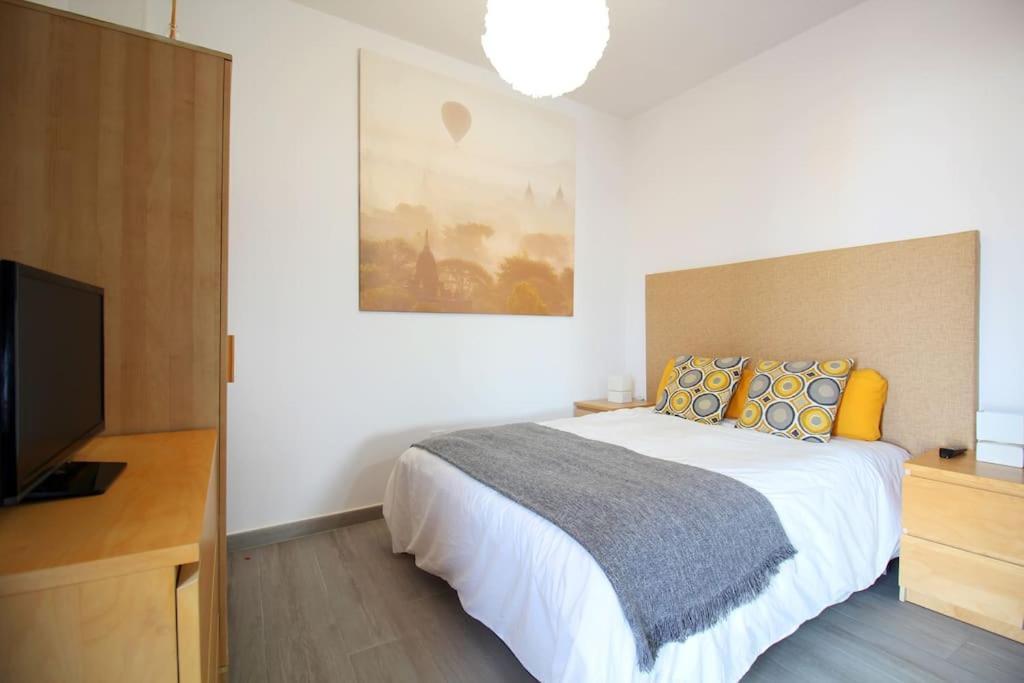 Suite Puerta Osario Con Terraza Sevilla Buitenkant foto
