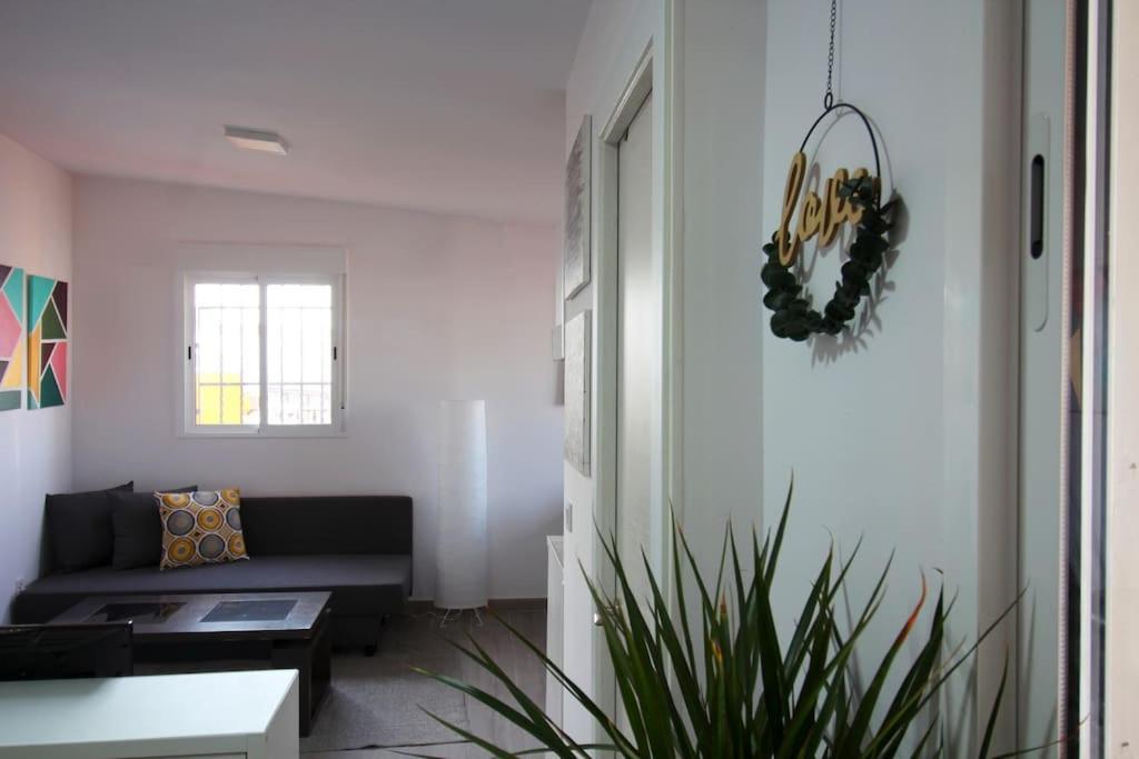 Suite Puerta Osario Con Terraza Sevilla Buitenkant foto